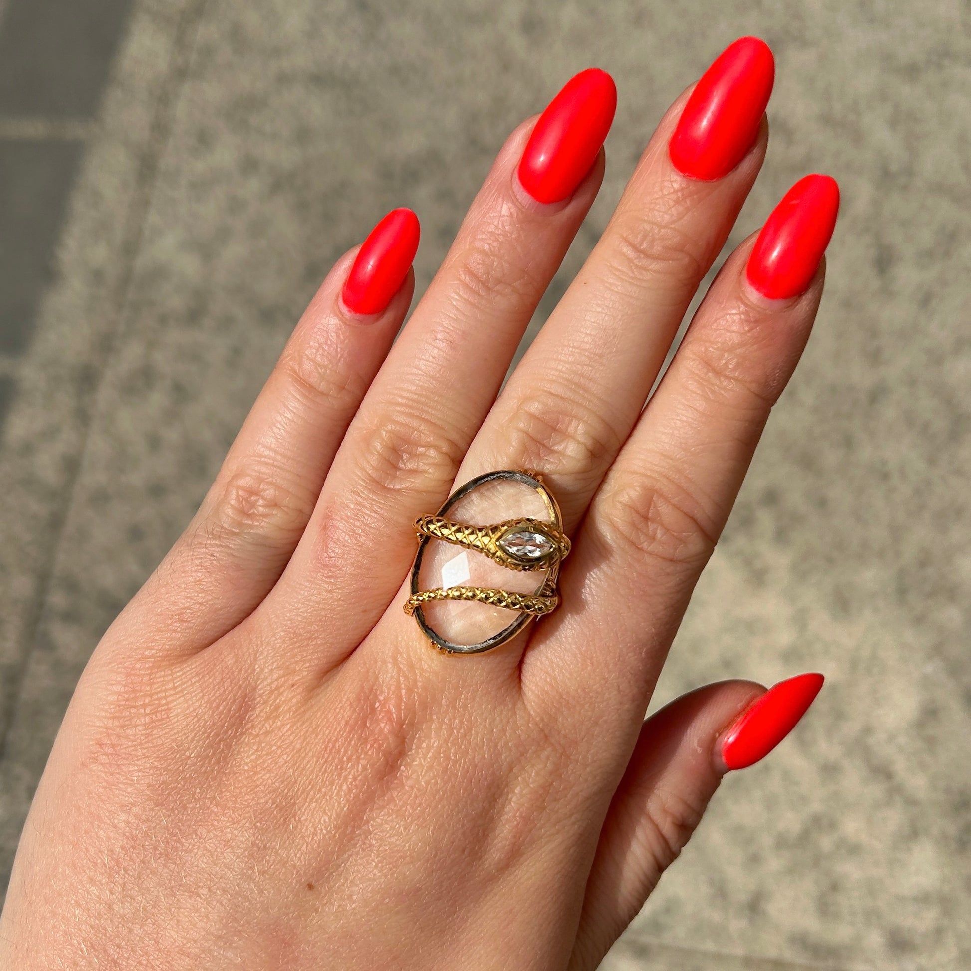 Bague portee serpent cristal Au Fil de Lo