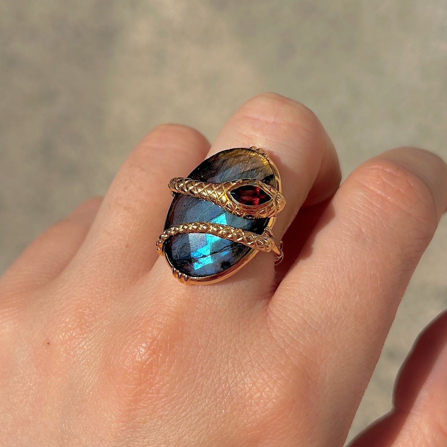 bague-serpent-gm-labradorite-aufildelo-divinity-sete