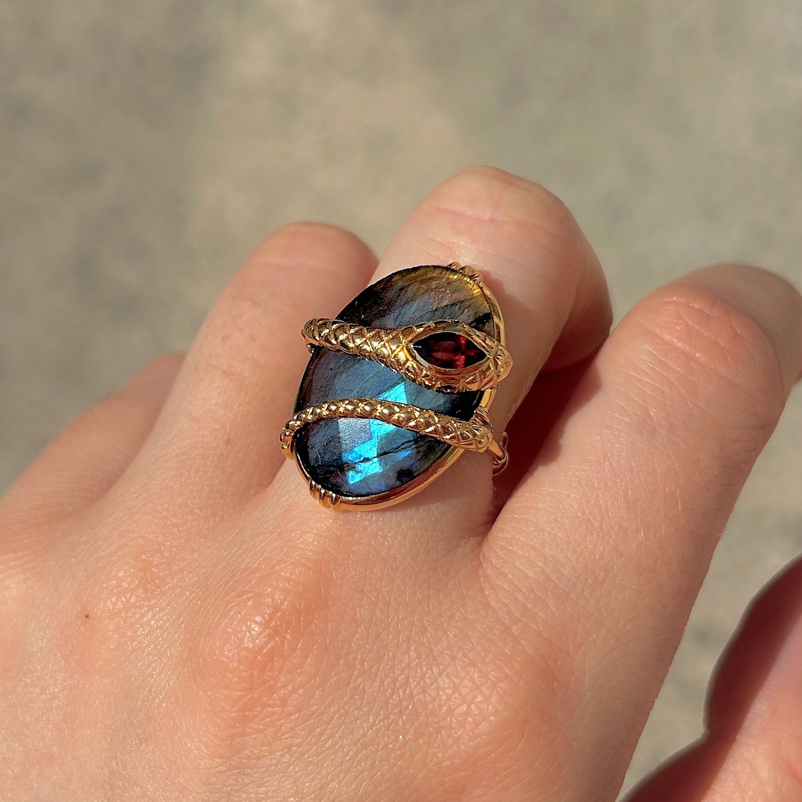 bague-serpent-gm-labradorite-aufildelo-divinity-sete