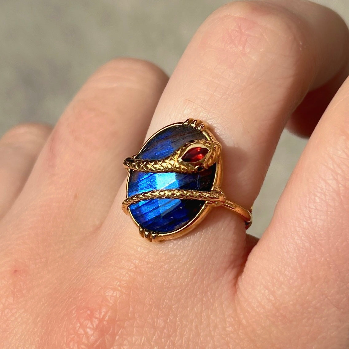 Bague serpent pierre labradorite Au Fil de Lo