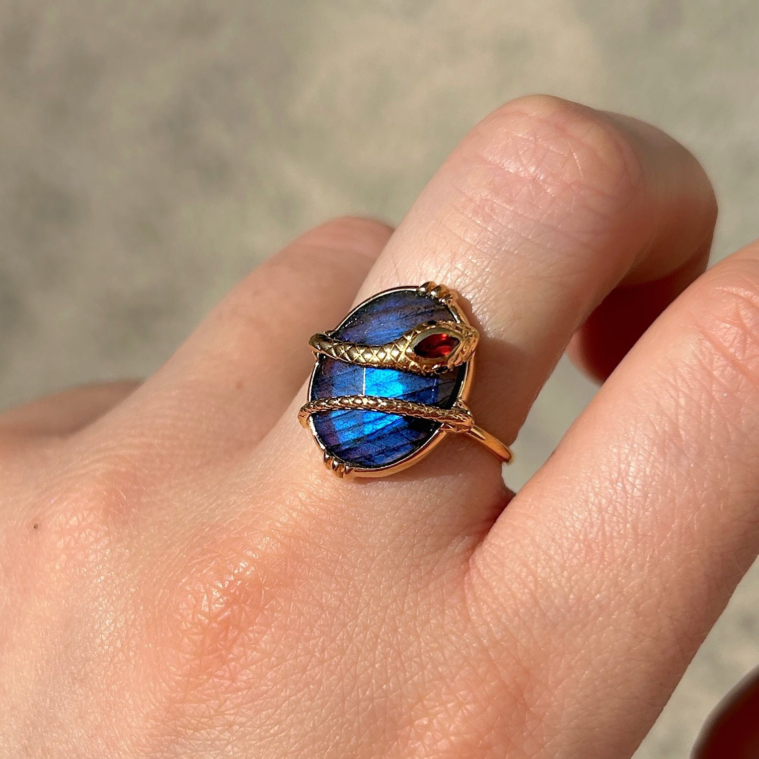 bague-serpent-pm-labradorite-aufildelo-divinity-sete