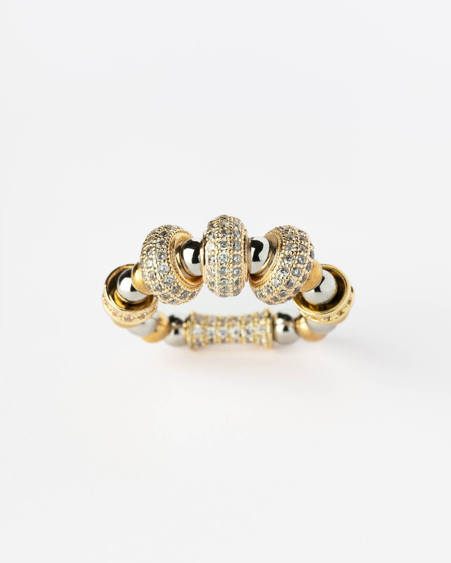 Bague Sigal Nefertiti Triple portée sur le doigt