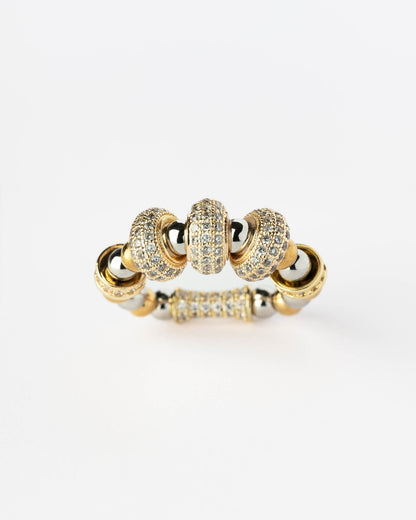 Bague Sigal Nefertiti Triple portée sur le doigt