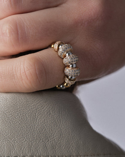 Détail de la bague Sigal Nefertiti Triple design triple anneau