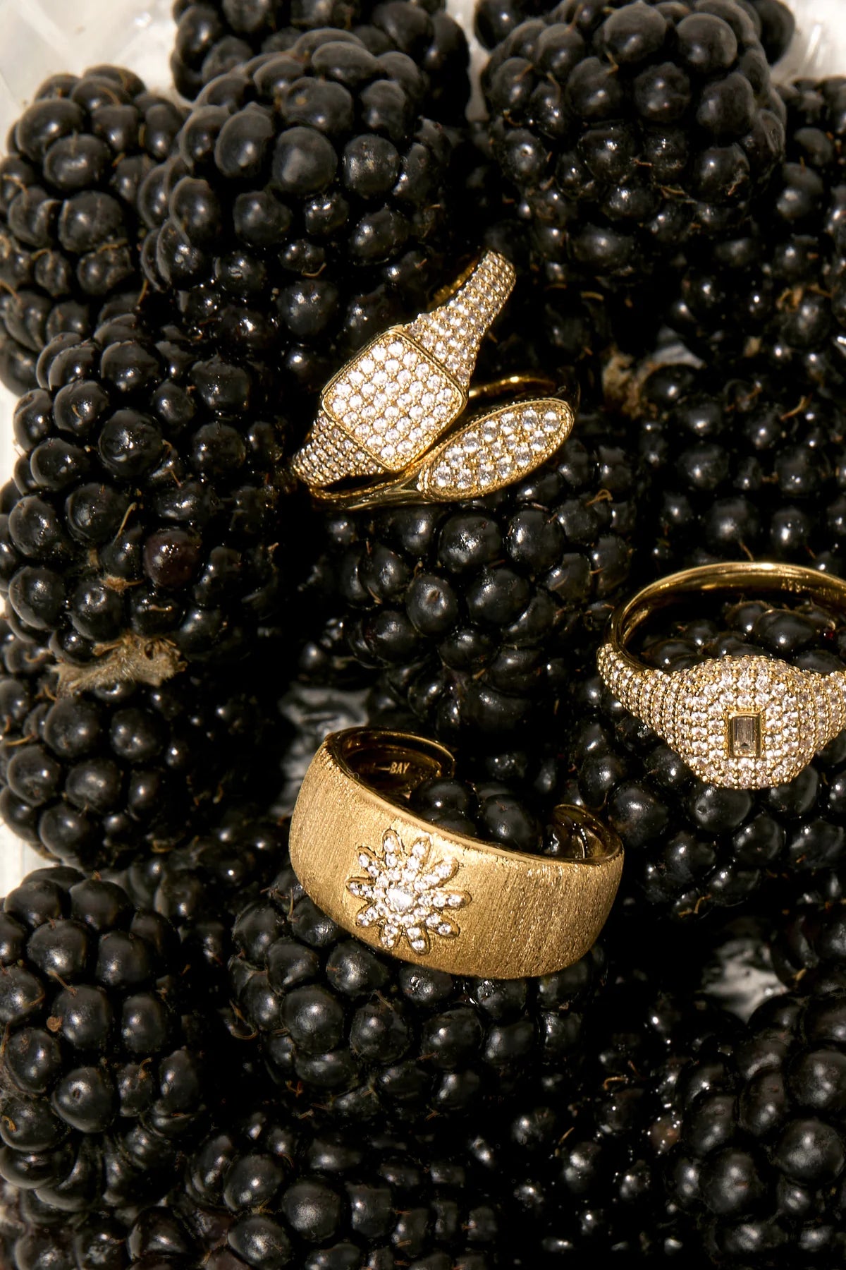 Bague Snowflake Gold MYA BAY ajustable avec flocon en strass blancs