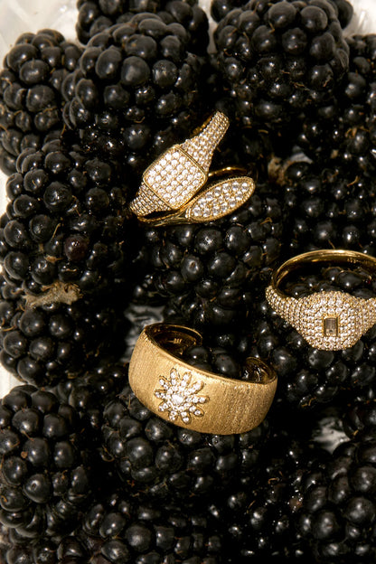 Bague Snowflake Gold MYA BAY ajustable avec flocon en strass blancs