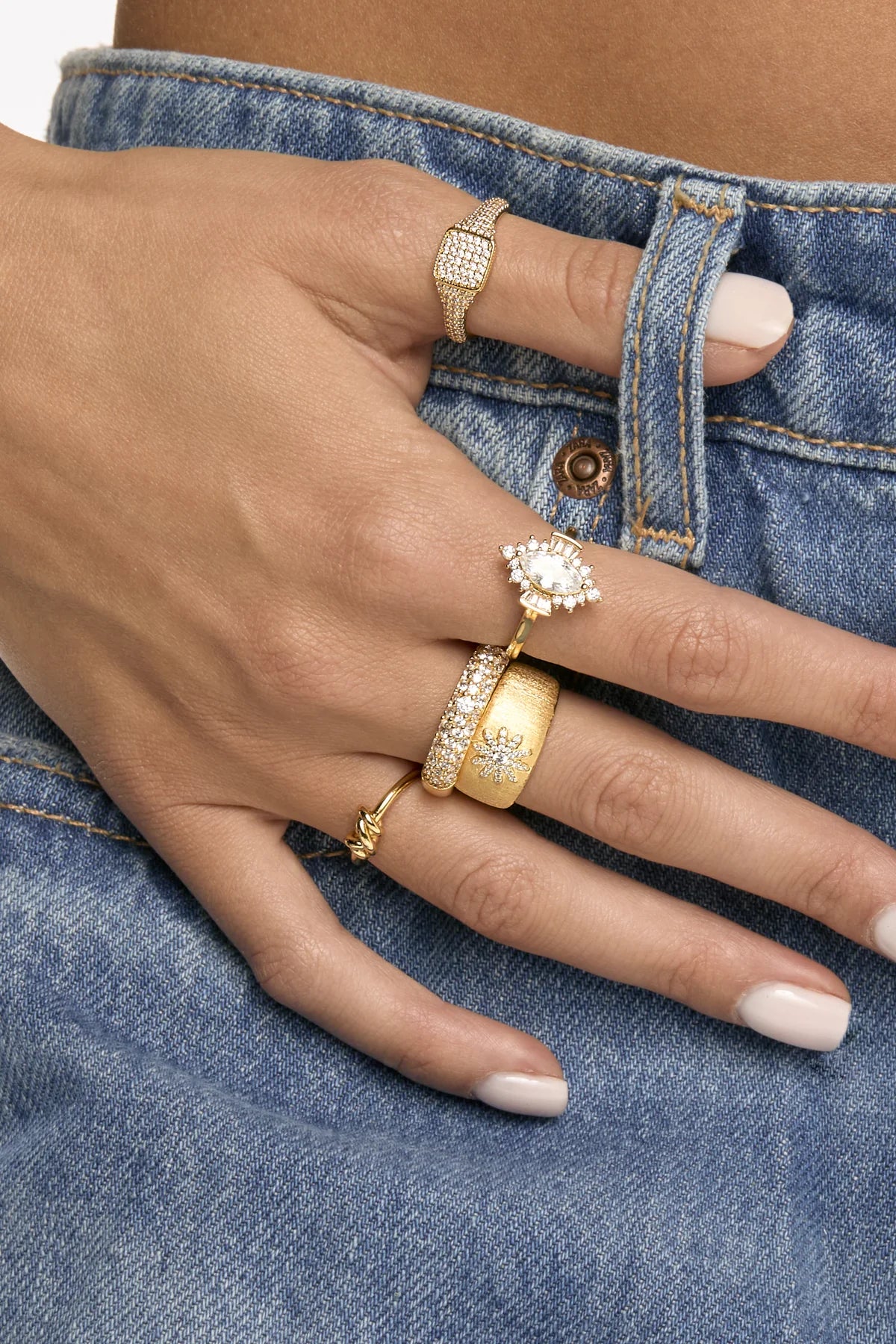 Bague Snowflake Gold MYA BAY ajustable avec flocon en strass blancs