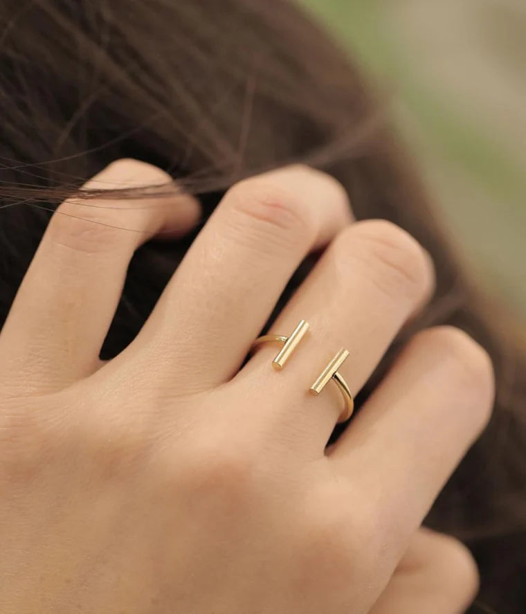 Bague Starky Zag portée accumulation bagues dorées Zag