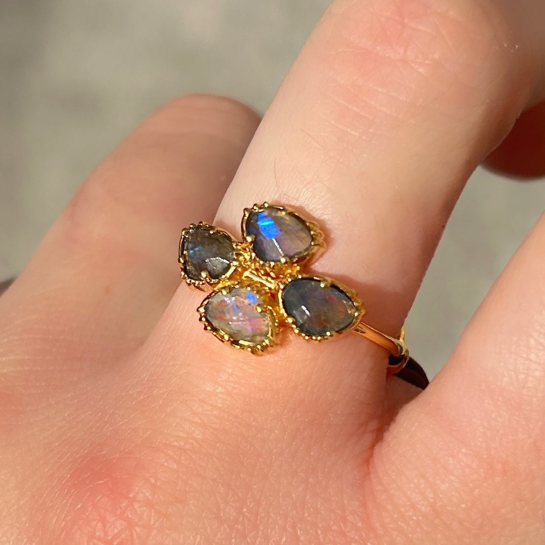 Bague labradorite trefle bijou femme fin symbolique