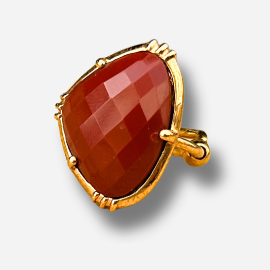 Bague spinelle rouge triangle Au Fil de Lo pierre naturelle rouge reglable femme dorée