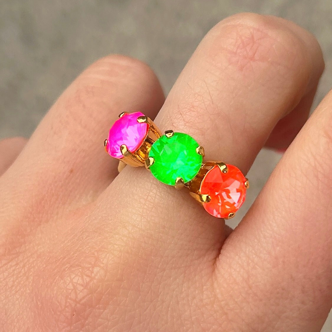 Bague Trio Fluo portée Crézus