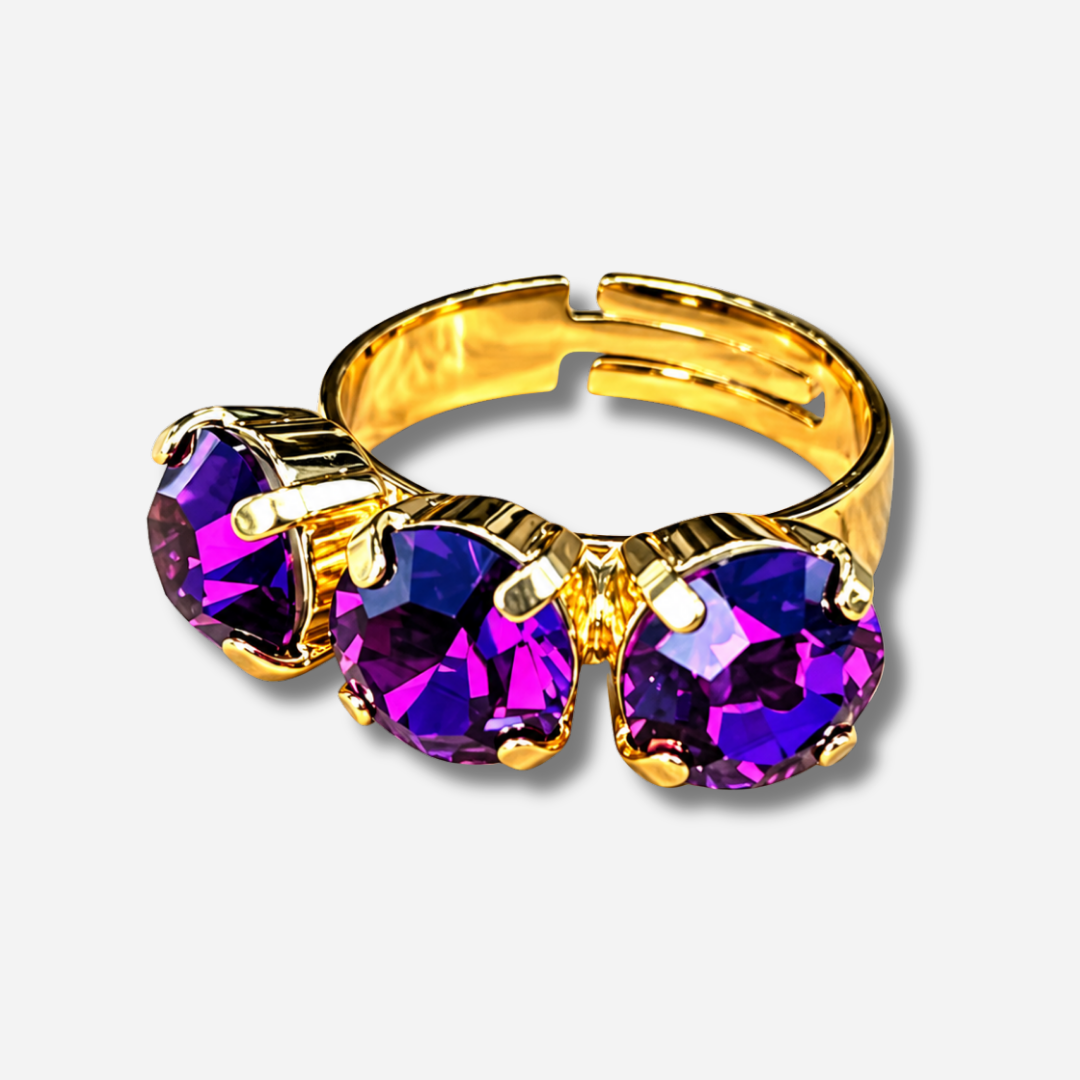 Bague Trio Mauve Crézus dorée et réglable avec trois cristaux Swarovski ronds violet profond aux reflets prune et améthyste, facettés et sertis à griffes – Divinity Sète