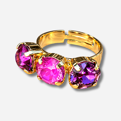 Bague Trio Orchidée Crézus dorée et réglable avec trois cristaux Swarovski ronds rose fuchsia, rose orchidée vif et violet pourpre, sertis à griffes – Divinity Sète