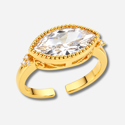 Bague Unity Mya Bay dorée avec cristal marquise