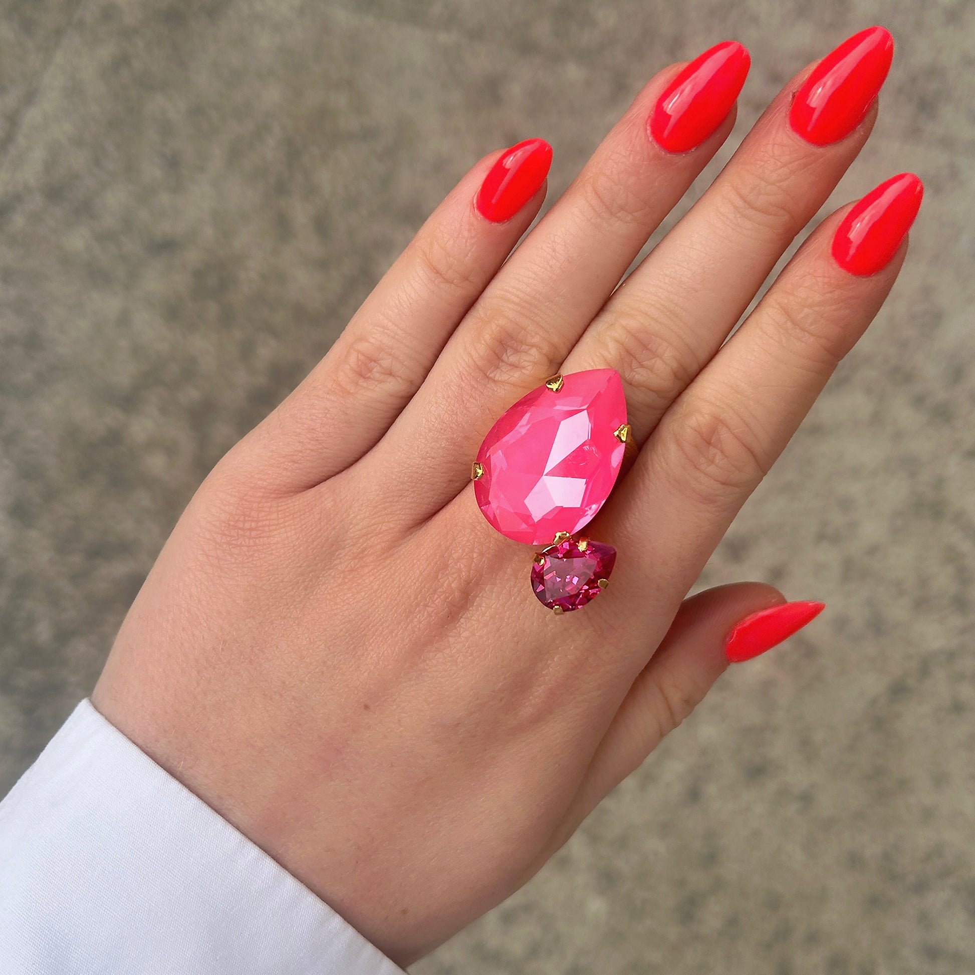 Bague Venusea Framboise portée Crézus