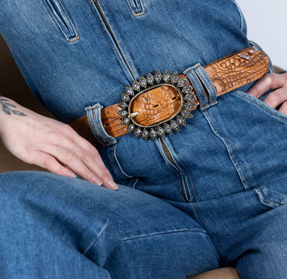 Détail de la boucle de ceinture Yolète N116 marron