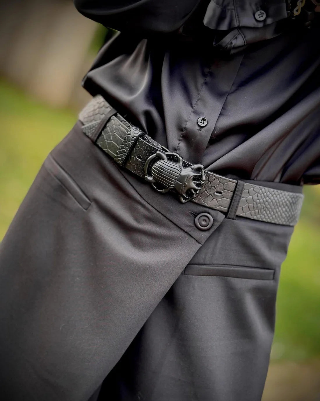 Boucle Yolète N162 scarabée noir montée sur ceinture interchangeable