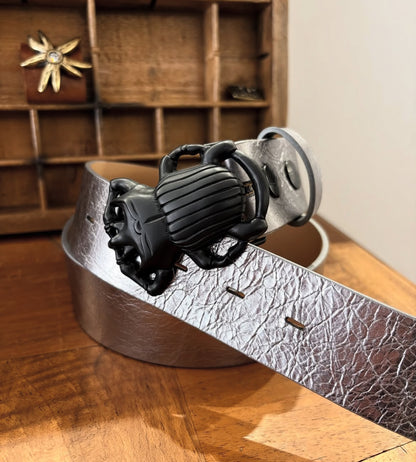 Boucle Yolète N162 scarabée noir montée sur ceinture interchangeable