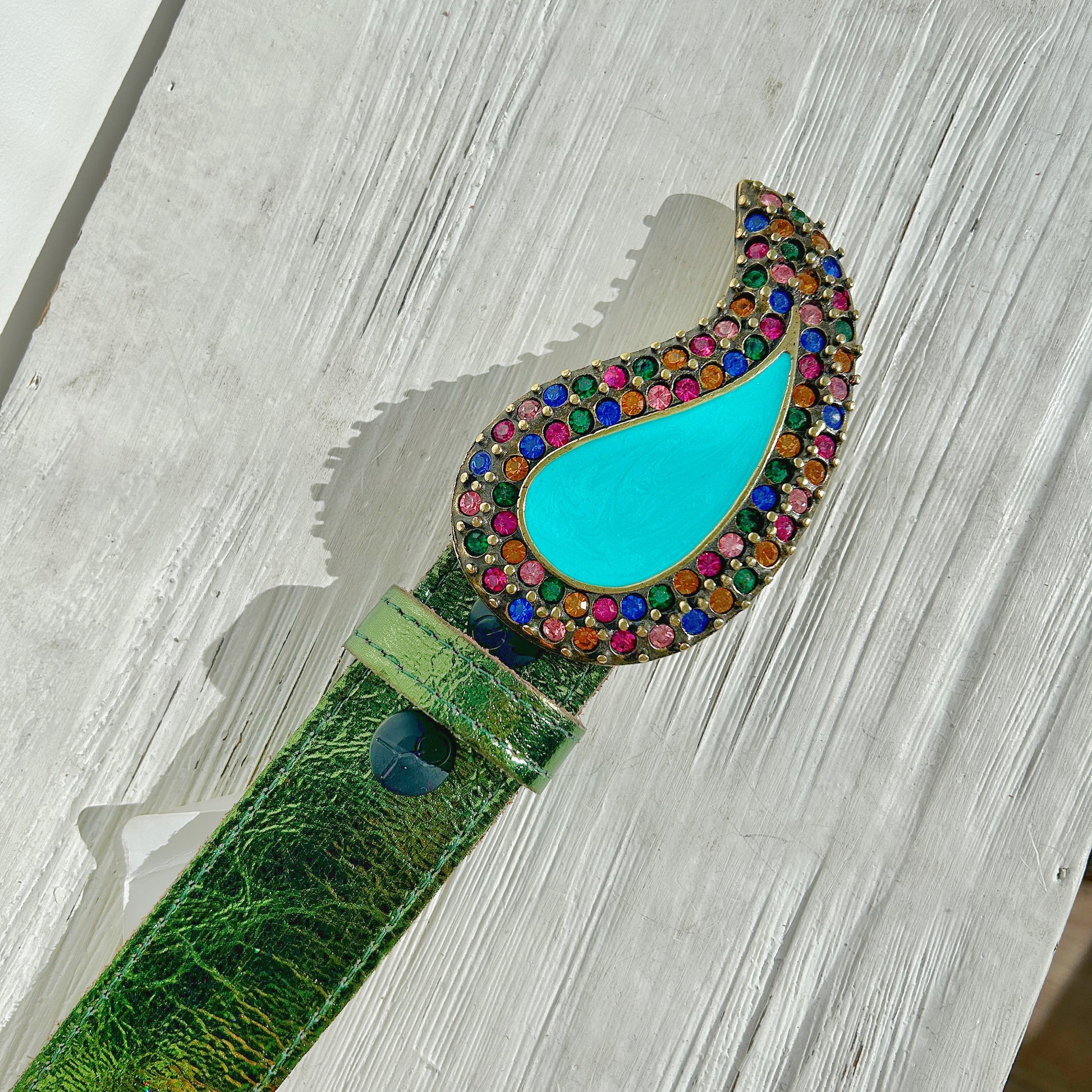 Boucle Yolète N309 multicolore turquoise montée sur ceinture interchangeable