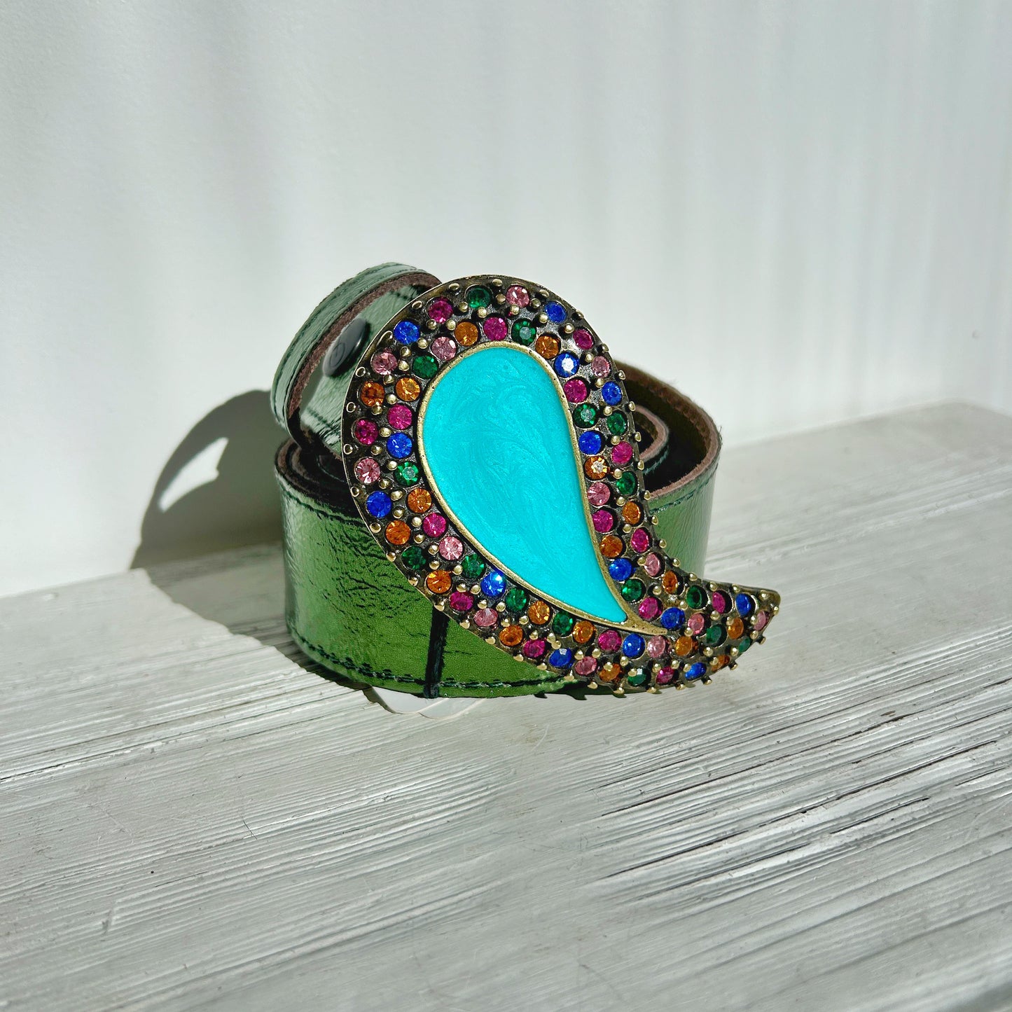 Boucle Yolète N309 multicolore turquoise montée sur ceinture interchangeable