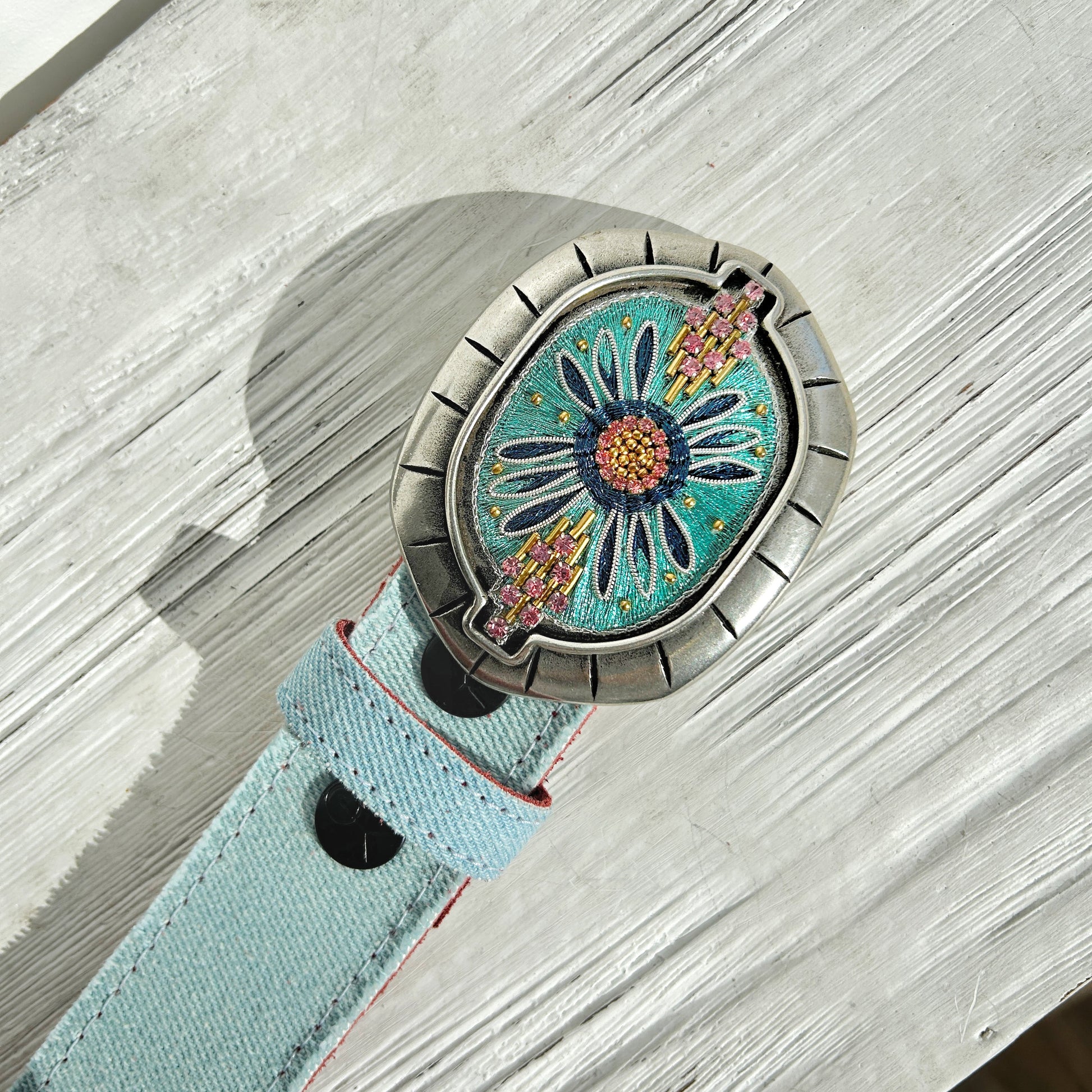 Boucle de ceinture Yolète N325 montée sur ceinture turquoise
