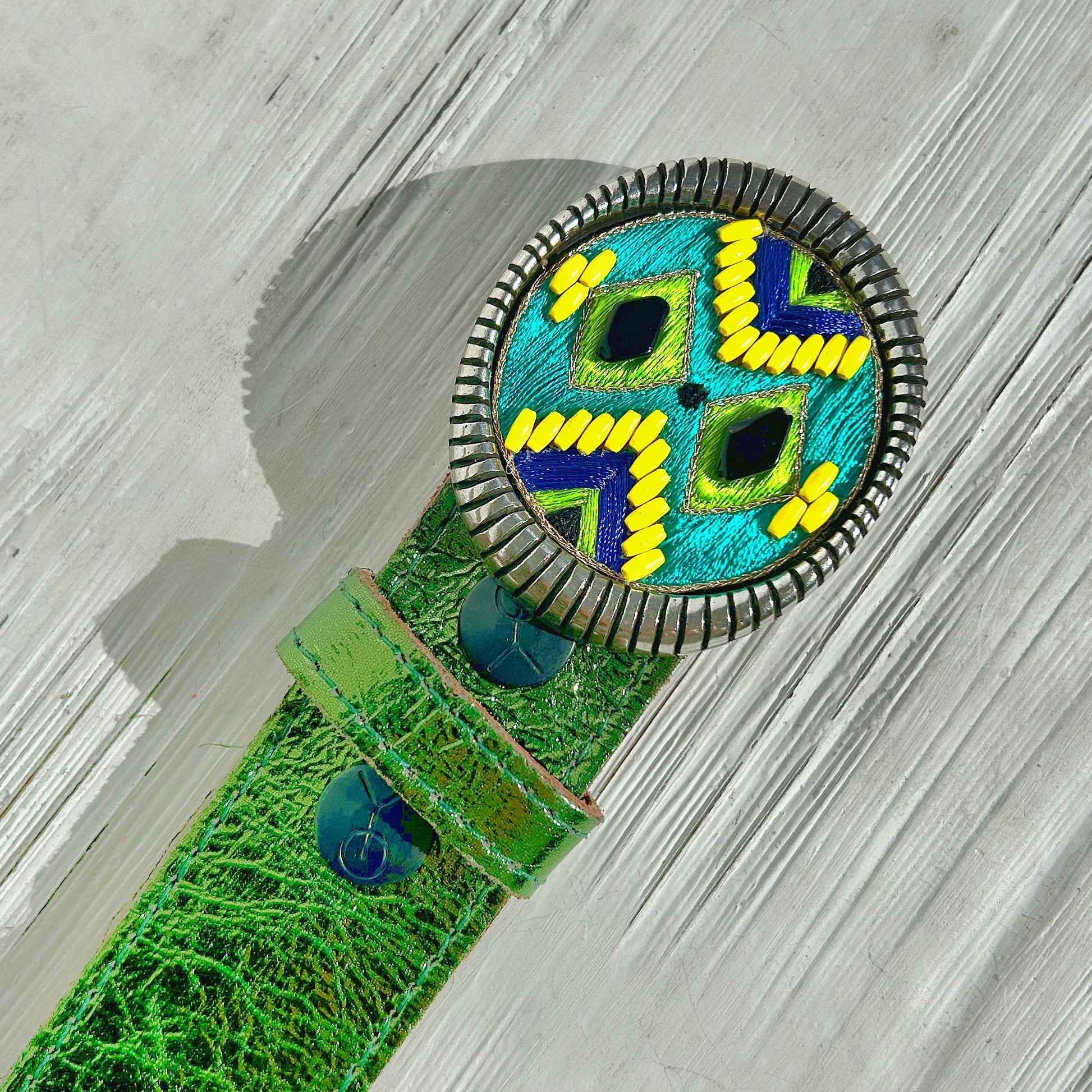 Détail broderie turquoise boucle Yolète Nahua N376