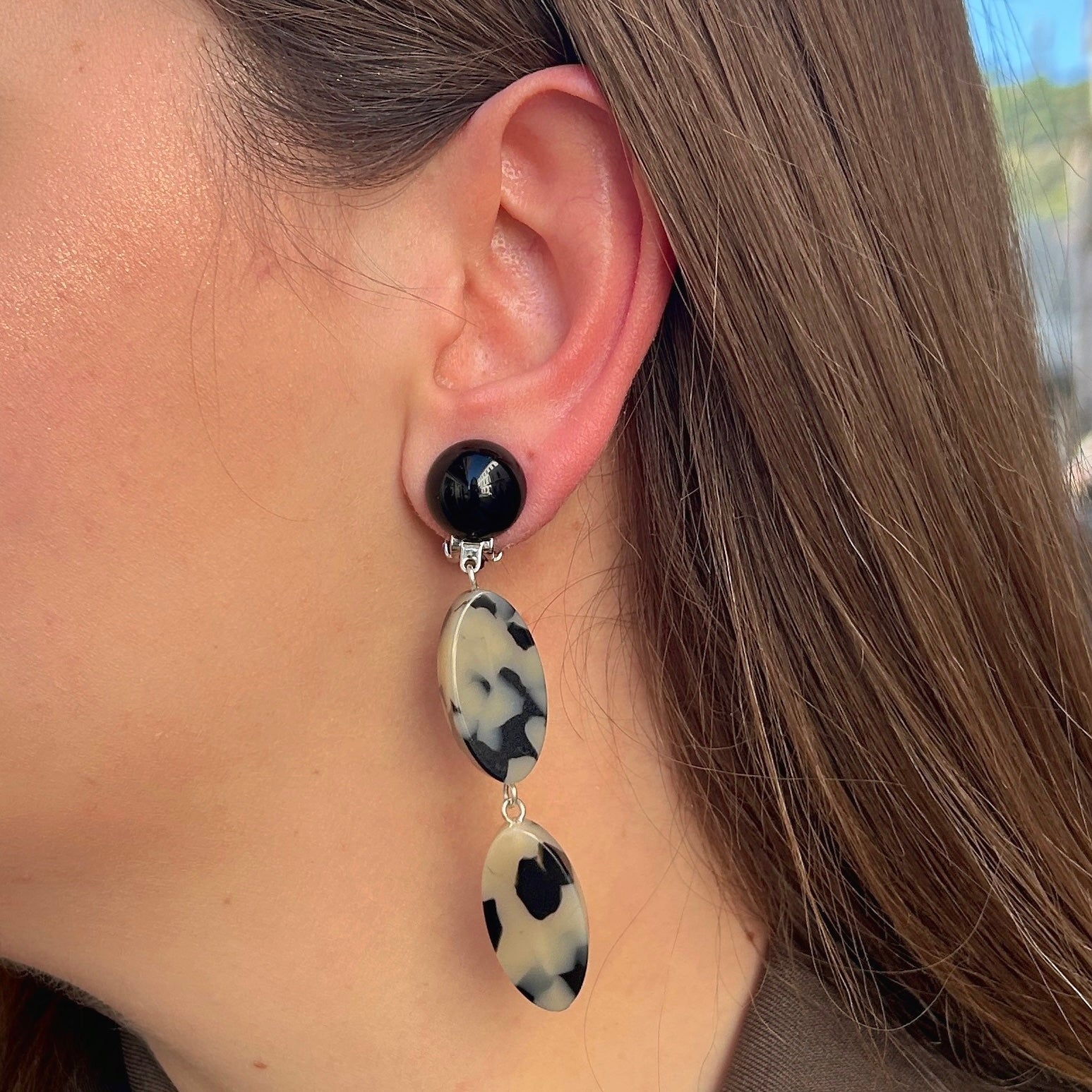 boucle-doreilles-doubleleaves-ecailledetortue-francine-bramli-divinity-sete