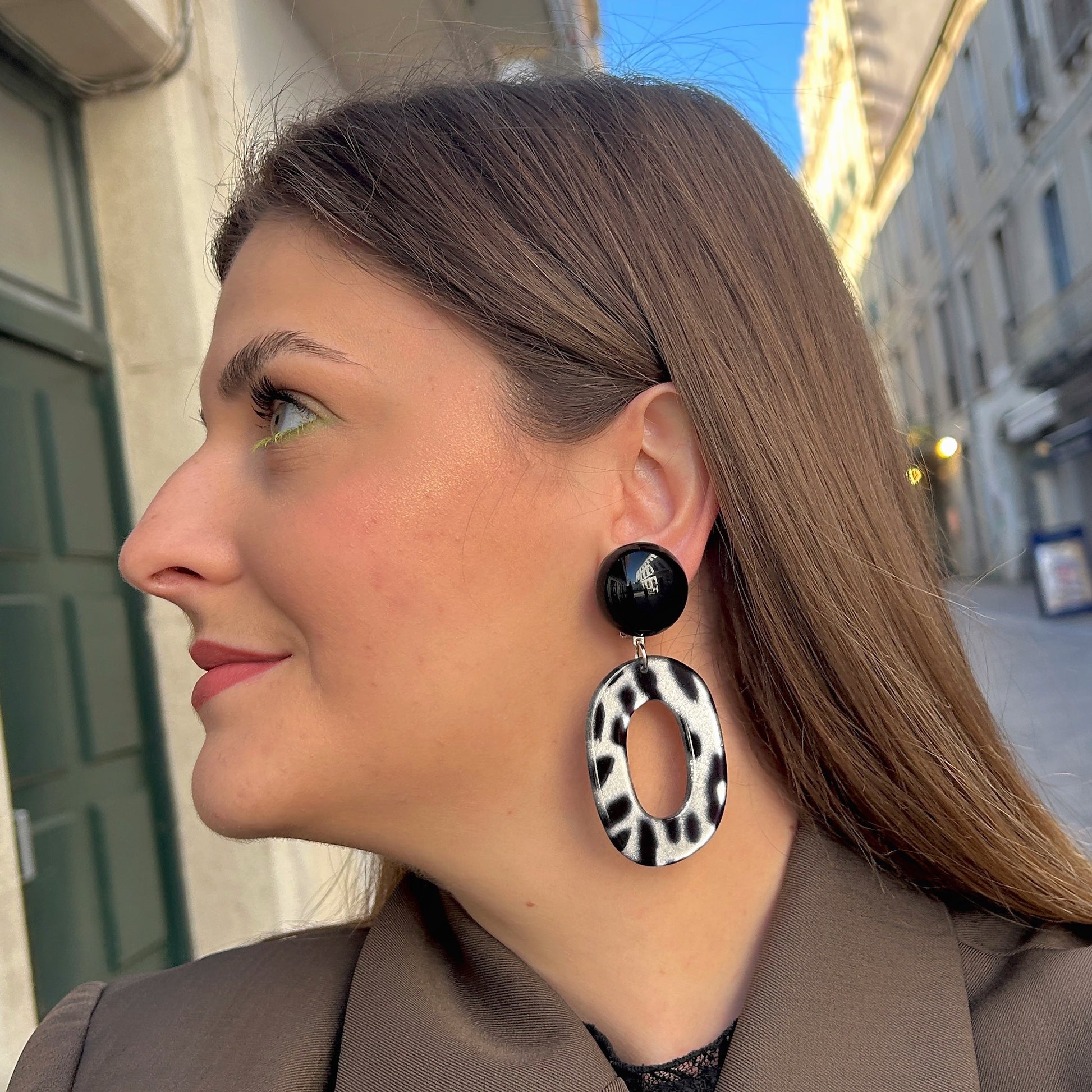 boucle-doreilles-editionlimitee-leopardgris-francine-bramli-divinity-sete