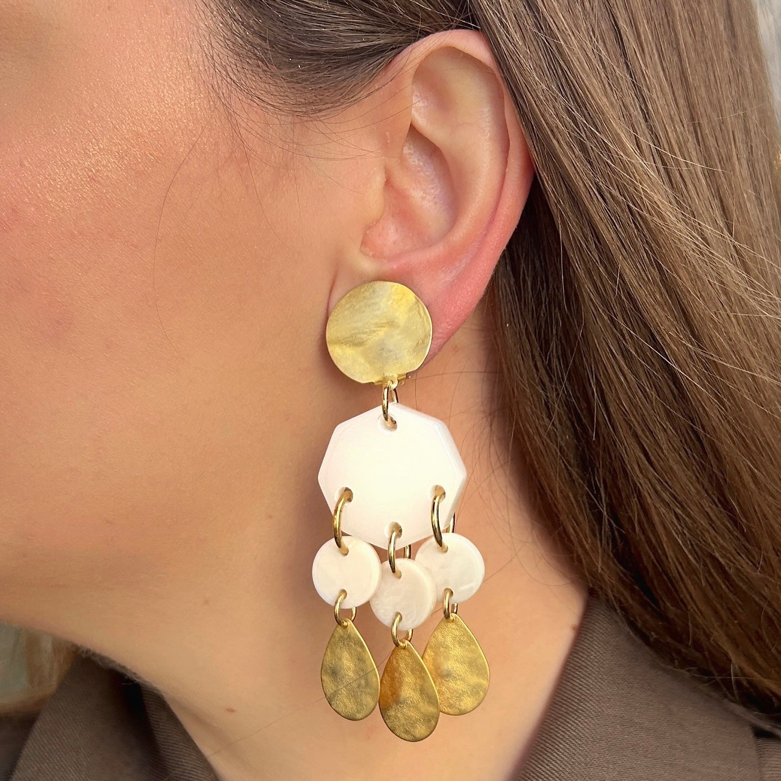 boucle-doreilles-editionlimitee-pampillesblanche-francine-bramli-divinity-sete