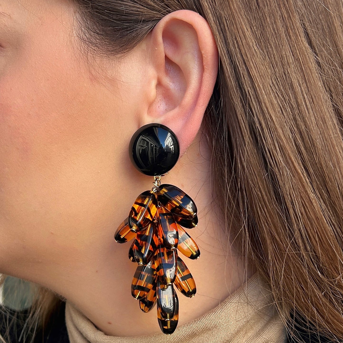 boucle-doreilles-grappeambre-francine-bramli-divinity-sete