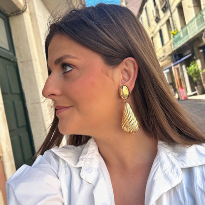 Boucles Altesse Gold Francine Bramli Paris dorées texturées portées
