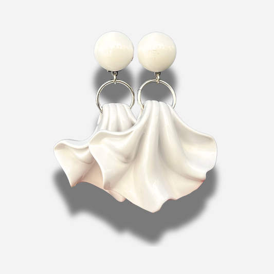 Boucles Amelia blanc Francine Bramli Paris design sculpté