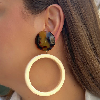 Boucles Augustine Écaille de Tokyo Francine Bramli Paris avec anneau ivoire et cabochon écaille