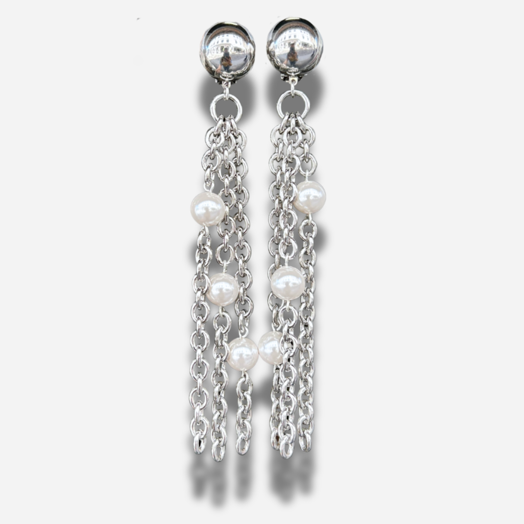Boucles chaînes argent et perles Francine Bramli Paris avec pampilles argentées et perles nacrées chez Divinity Sète