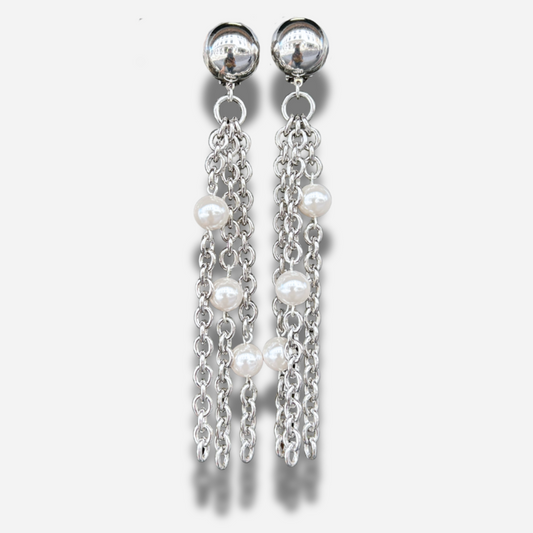 Boucles chaînes argent et perles Francine Bramli Paris avec pampilles argentées et perles nacrées chez Divinity Sète