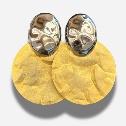 Boucles Cosmo dorées Francine Bramli Paris avec cabochon argenté organique et grand disque doré martelé