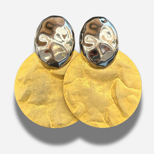 Boucles Cosmo dorées Francine Bramli Paris avec cabochon argenté organique et grand disque doré martelé