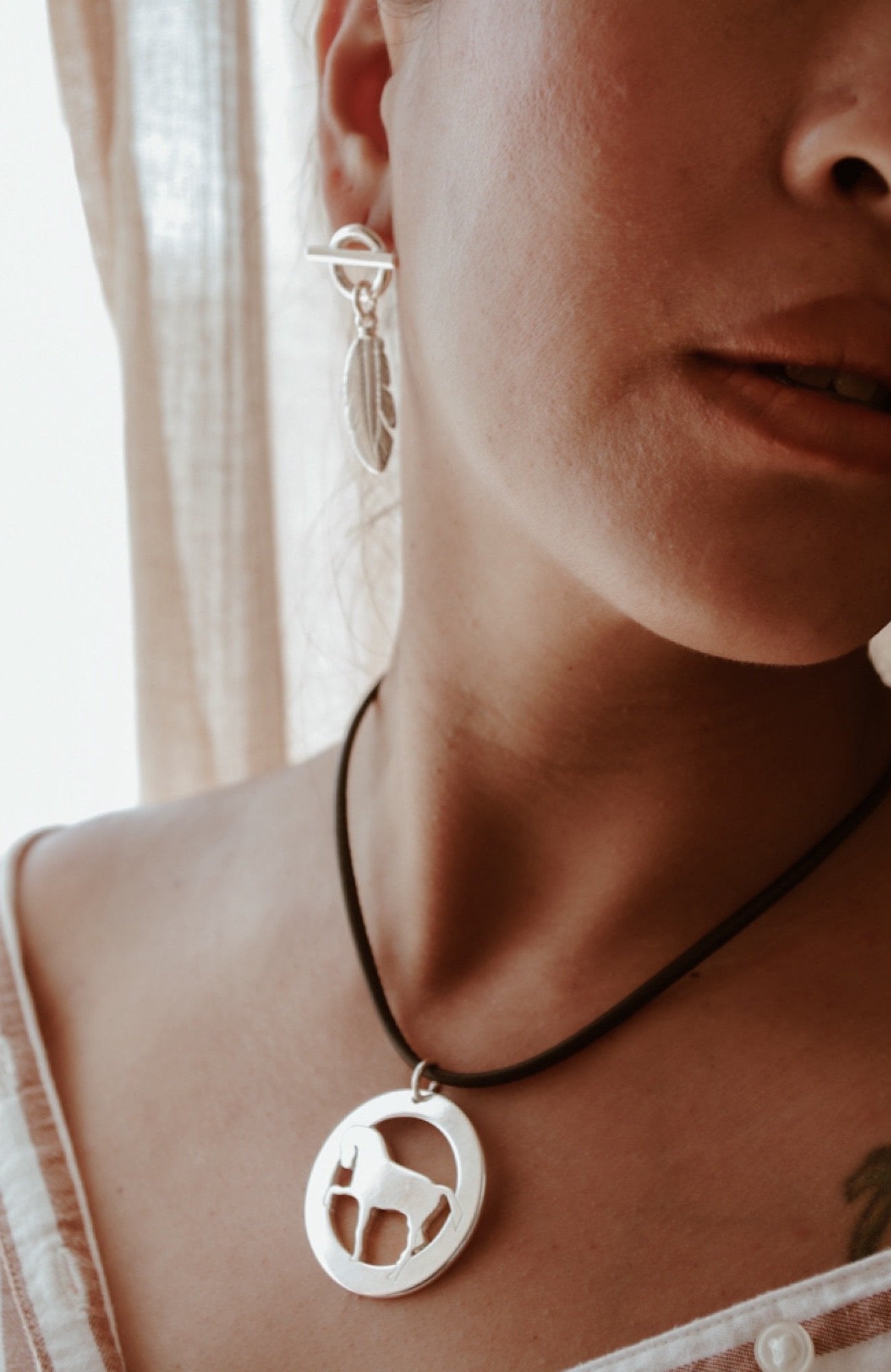 boucles-d-oreilles-1319-plume-secret-de-cuir