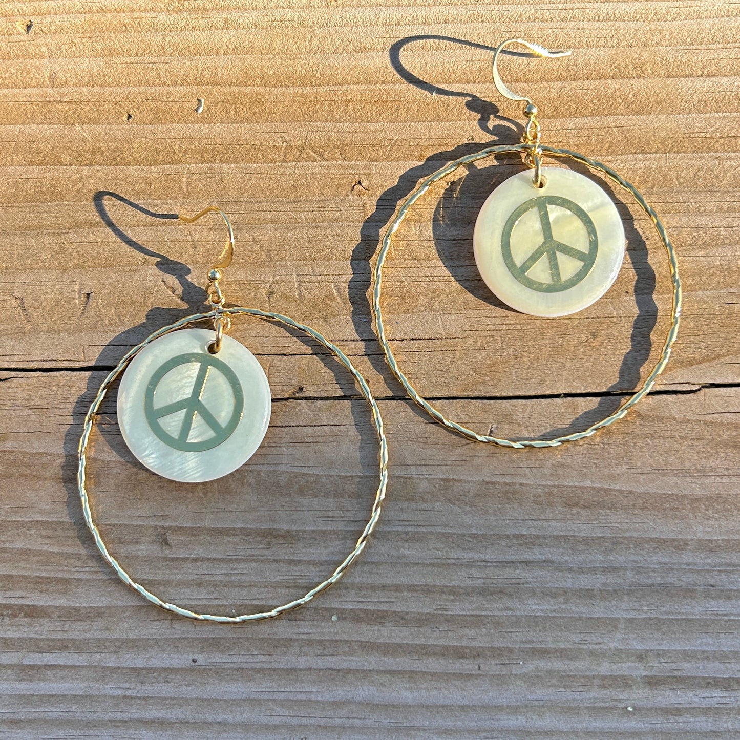 BOUCLES D'OREILLES - PEACE DORÉ