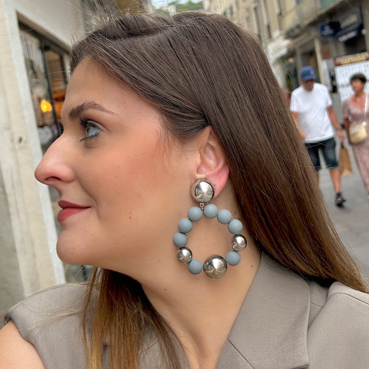 boucles-doreilles-bastille-gris-francine-bramli-divinity-sete