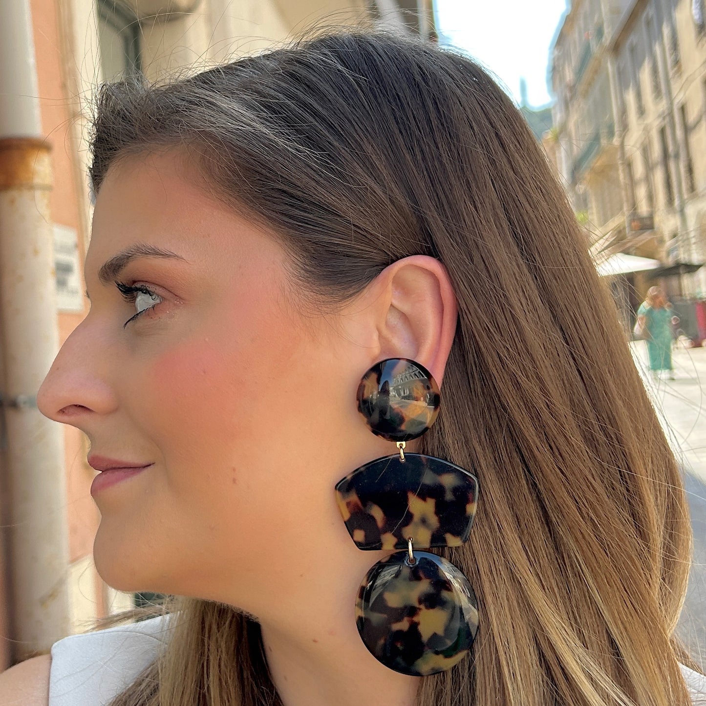 boucles-doreilles-ecaille-francine-bramli-divinity-sete