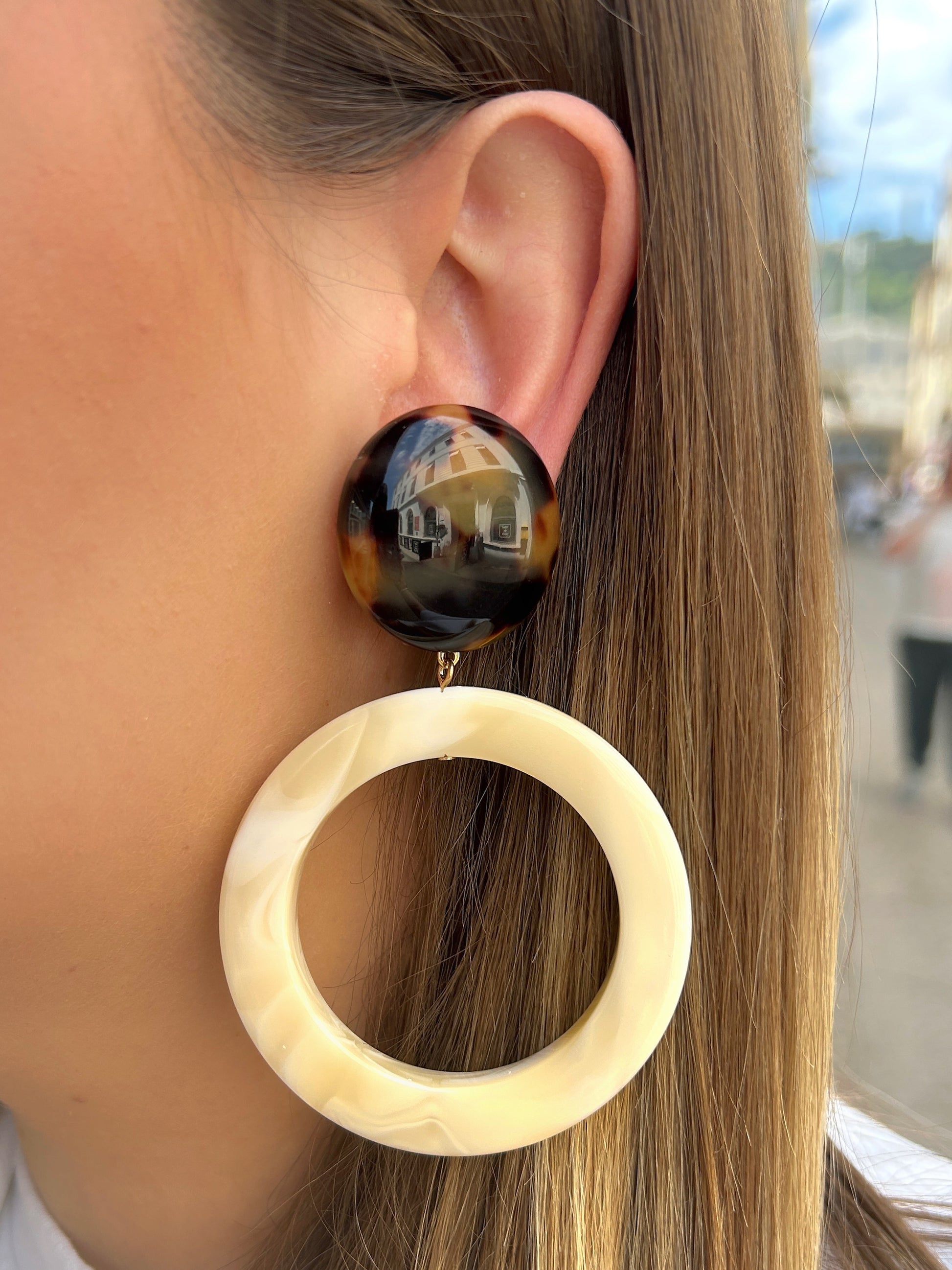 boucles-doreilles-editionlimiteenacreleopard-francine-bramli-divinity-sete