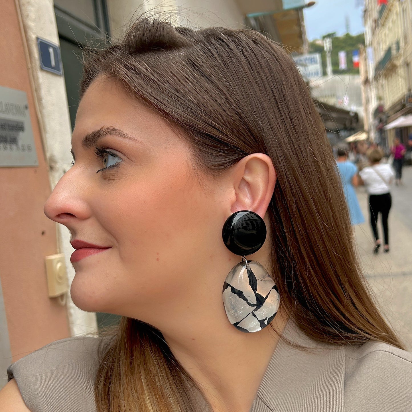 boucles-doreilles-leopard-argent-francine-bramli-divinity-sete