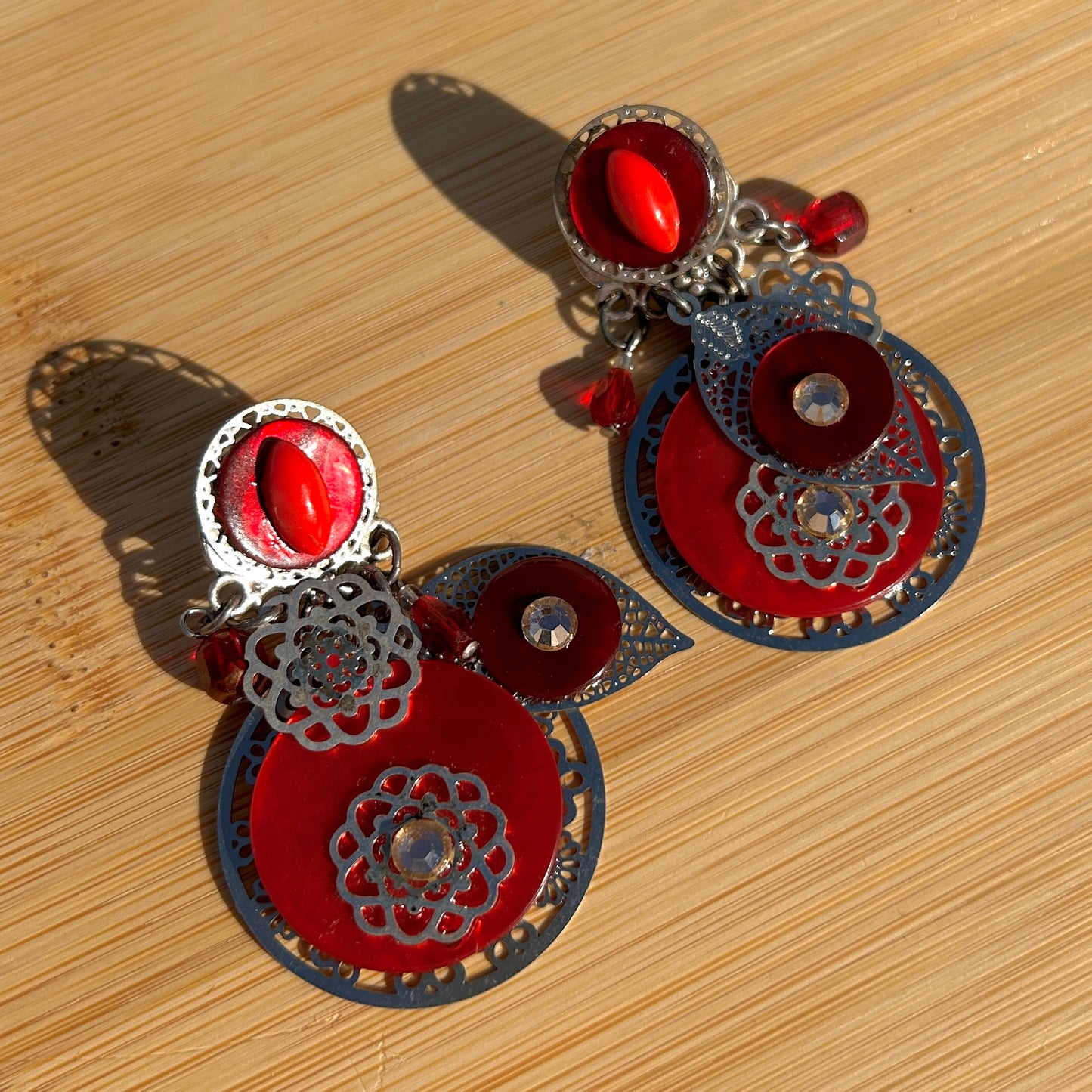 BOUCLES D'OREILLES - FEUILLES ROUGES