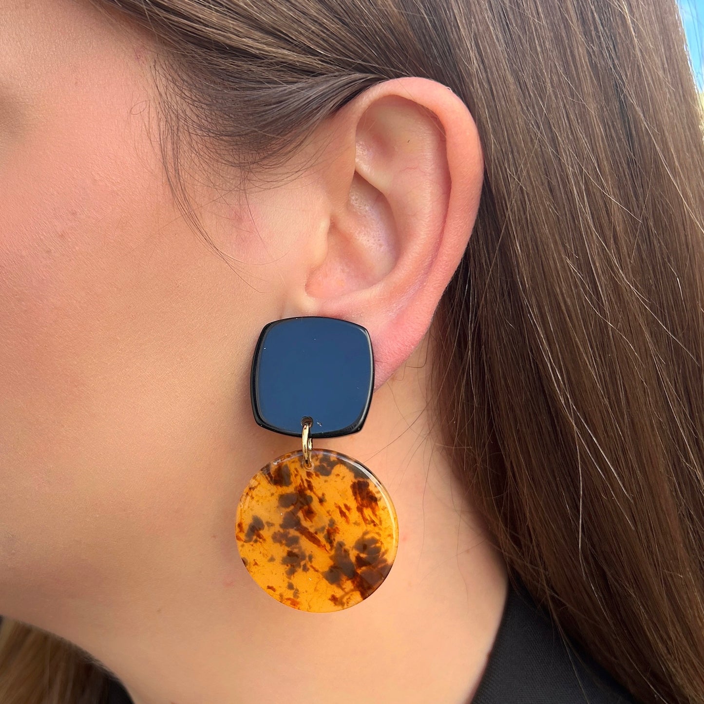 boucles-doreilles-petit-rond-ambre-francine-bramli-divinity-sete