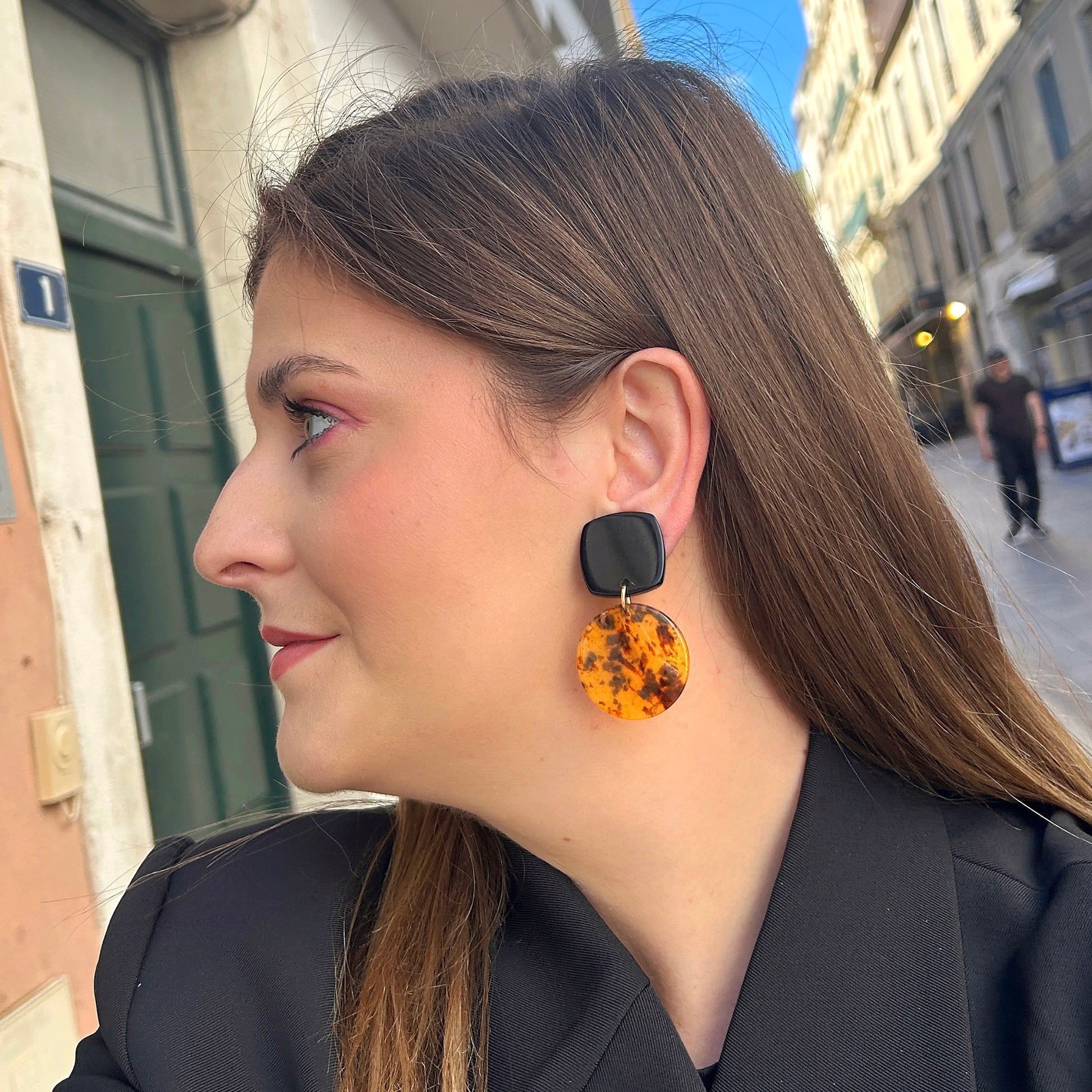 boucles-doreilles-petit-rond-ambre-francine-bramli-divinity-sete