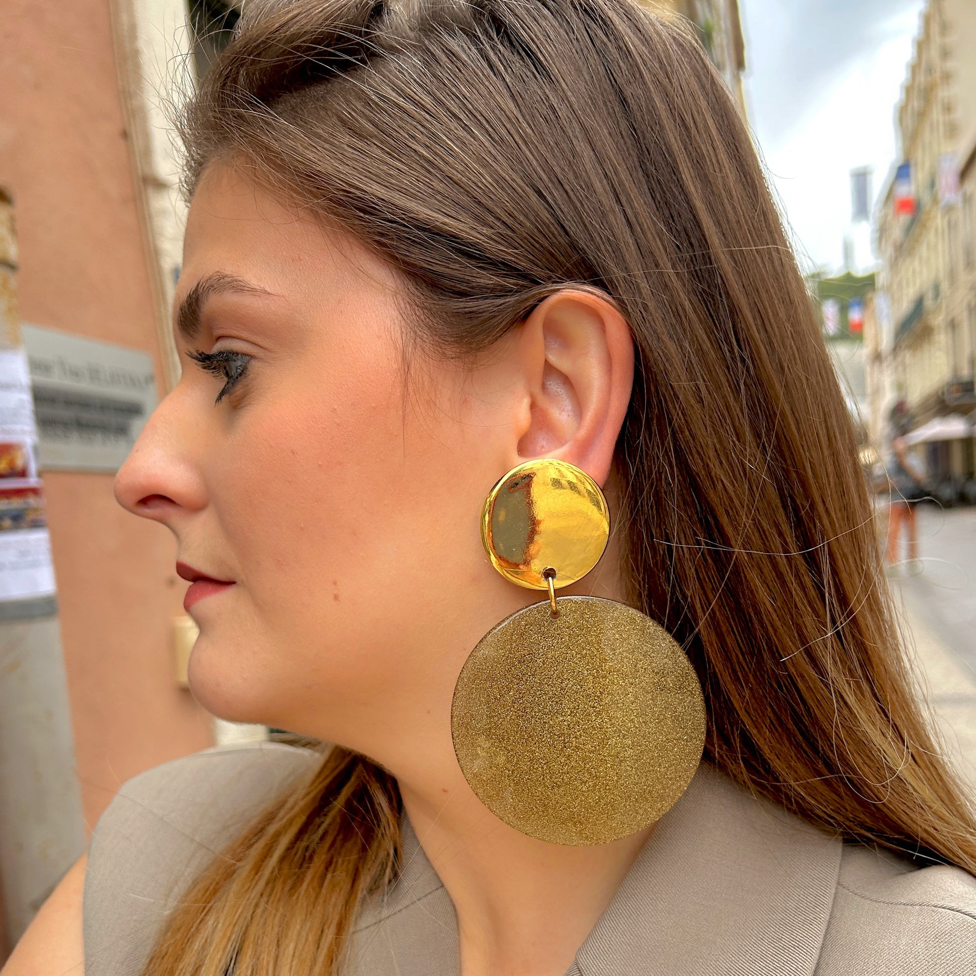 boucles-doreilles-rainbow-glitter-kaki-francine-bramli-divinity-sete