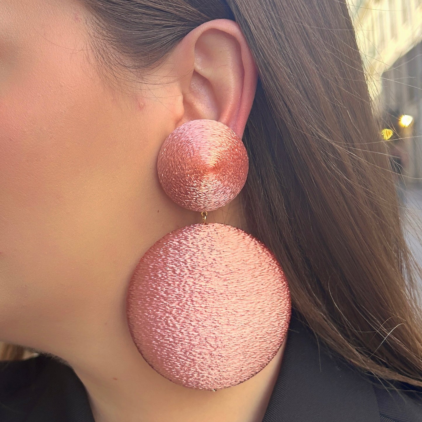 boucles-doreilles-satin-rose-francine-bramli-divinity-sete