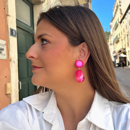 Boucles rose fuchsia en résine Francine Bramli Paris