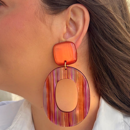 Boucles Habanero Orange Francine Bramli Paris orange et rose portées